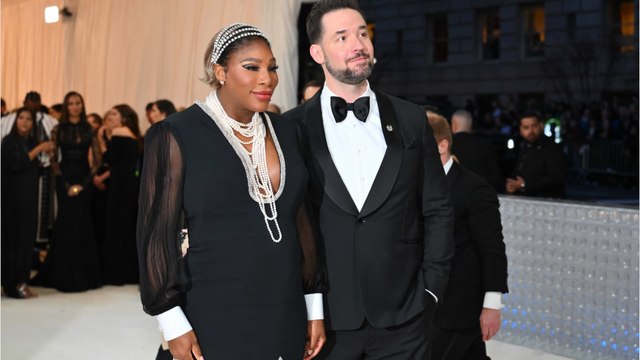 GALA VIDEO - Serena Williams enceinte à 41 ans, elle dévoile son ventre au Met Gala !