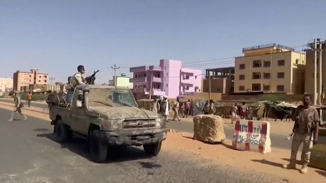 رغم الهدنة المعلنة بين #الجيش_السوداني و #الدعم_السريع.. تجدد الاشتباكات بالأسلحة الثقيلة في عدة مدن أبرزها #أم_درمان #السودان #الخرطوم #دارفور #العربية