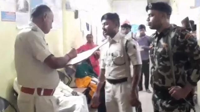 बक्सर: आपराधिक घटनाओं की रोकथाम को लेकर पुलिस ने बैंकों की सुरक्षा का लिया जायजा