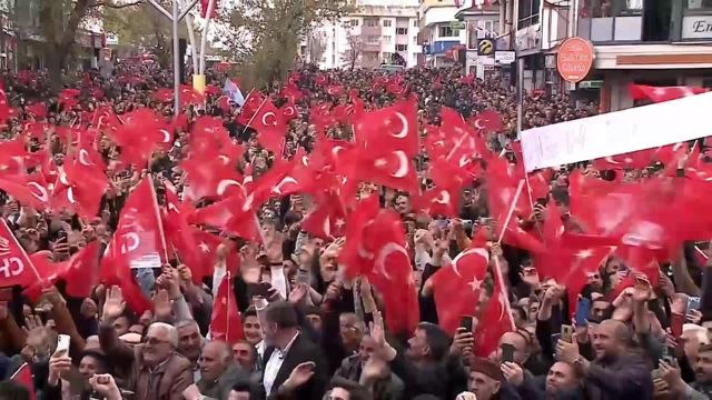 Kemal Kılıçdaroğlu: Birileri Paraları Götürecek, Manhattan'da Gökdelenler Dikecek, Clay'in Çiftçiliğini Alacak, Bay Kemal de Bunu Seyredecek.