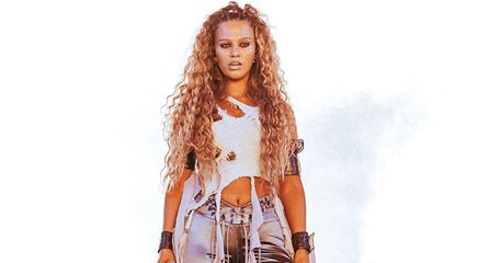 النجمة إليانا حديث الصحافة العالميّة في  مهرجان"كوتشيلا"