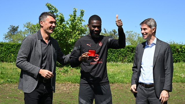 Tomori rewarded for his 100 appearances in Rossonero