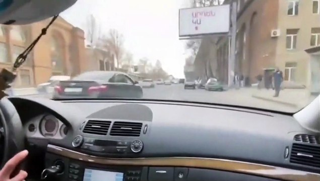 Ce conducteur va avoir un bon retour de karma