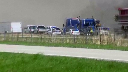 美 고속도로 90중 추돌사고 아수라장...원인은 모래폭풍 / YTN