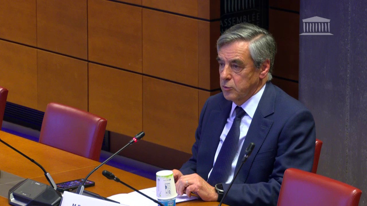"J'ai été écouté pendant cinq ans avec le président Sarkozy par la NSA", assure François Fillon