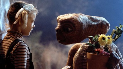 Steven Spielberg Says Censoring 'E.T.' for Film's 20th Anniversary Was a "Mistake" | THR News