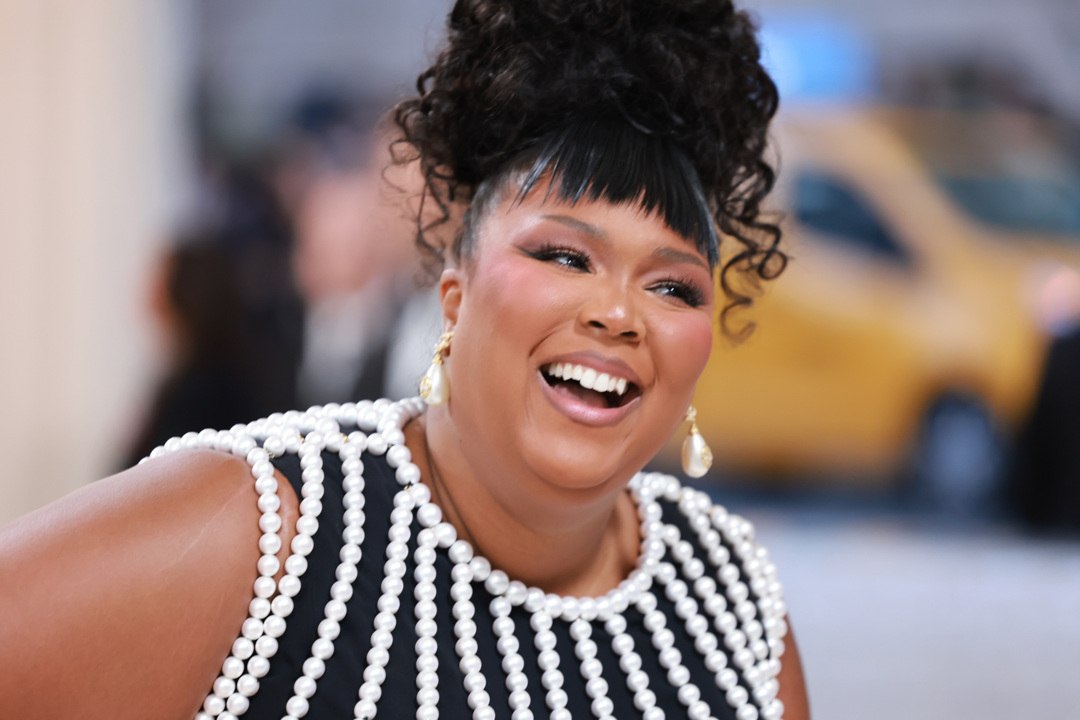 Lizzo Shut Down the 2023 Met Gala Red Carpet in a Pearl-Draped Gown