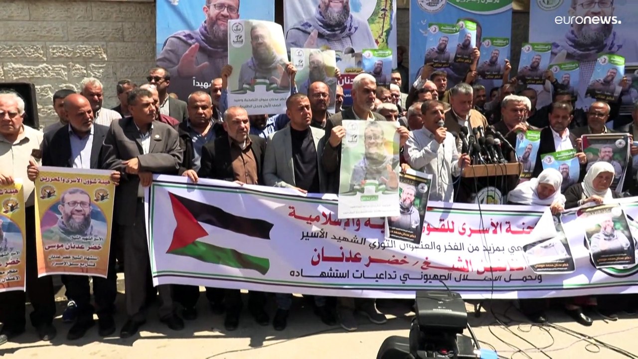 اعتصام في غزة تنديدا "باغتيال رمز سلاح الأمعاء الخاوية" في السجون الإسرائيلية خضر عدنان
