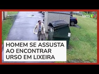 Urso sai de dentro de lixeira e assusta diretor de escola nos EUA