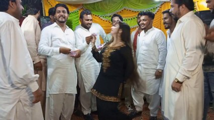 Saima dancing on song mere dub batti borr.