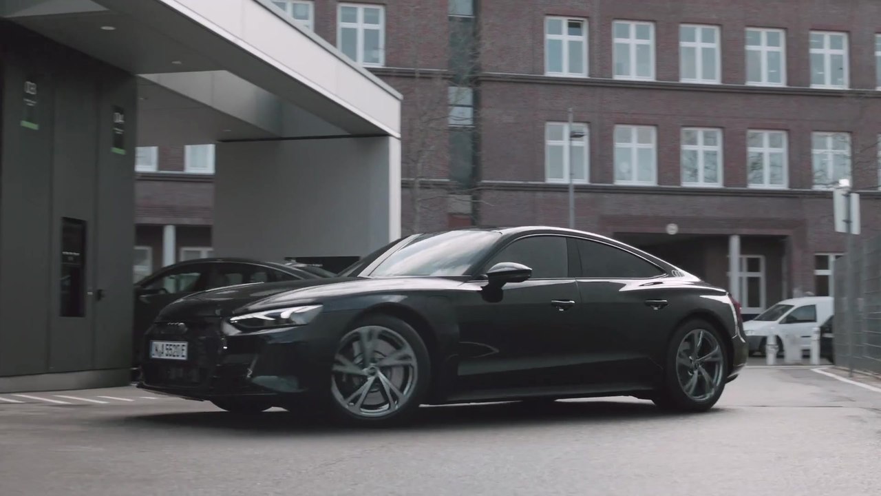 Schnellladen mitten in Berlin - Neuer Audi charging hub nutzt vorhandene Infrastruktur