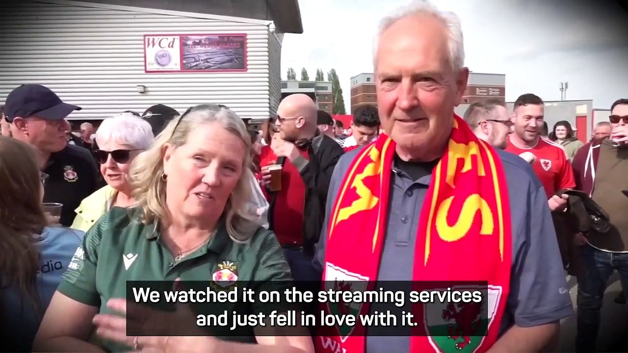 Thousands celebrate Wrexham promotion parade