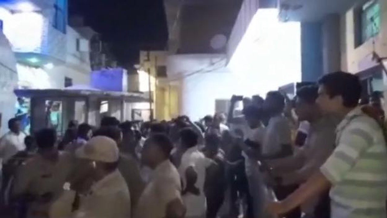 सभंल:बिजली के करंट की चपेट में आने से मजदूर के...
