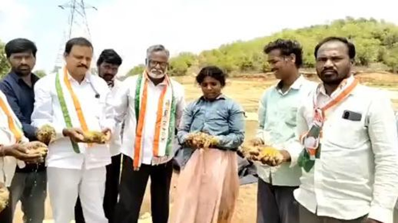 బోధన్: ధాన్యం తడిసి మొలకలు వచ్చాయి.. ఎలా బతకాలి సారు..!