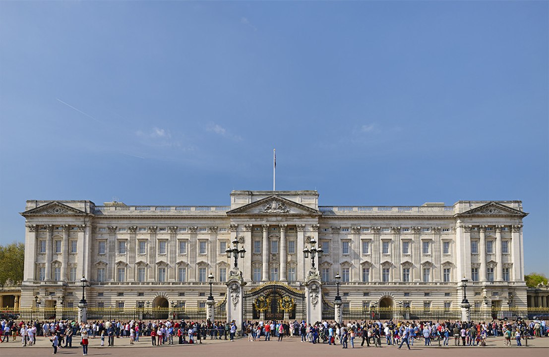 Man arrested outside Buckingham Palace after throwing suspected shotgun cartridges into the grounds of the royal residence