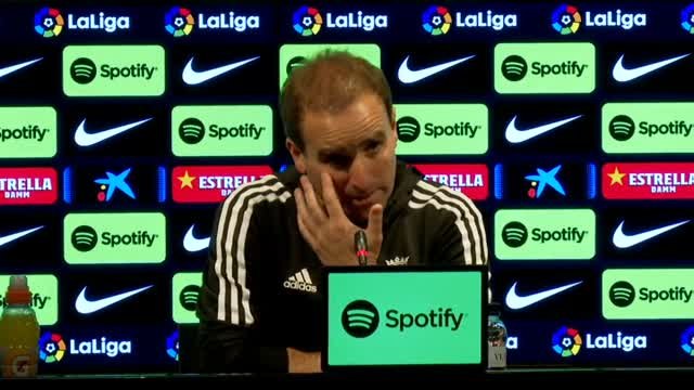 Xavi asegura que la victoria ante el Osasuna (1-0) es un paso de gigante hacia el título