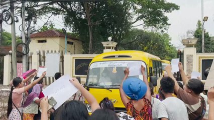 المجلس العسكري في بورما يعفو عن أكثر من ألفي سجين دينوا بتهمة معارضة الجيش