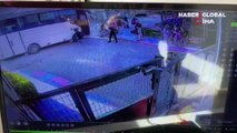 Dehşet anı kamerada... Okula gidecekleri servisin altında kaldılar
