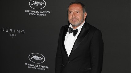 GALA VIDÉO - “Je me suis fait défoncer” : Patrick Timsit, l’étonnant reproche de son fils