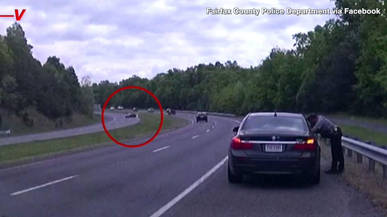 Must See! Joy-Riding Teens Narrowly Miss Traffic Cop in High-Speed Drifting Crash