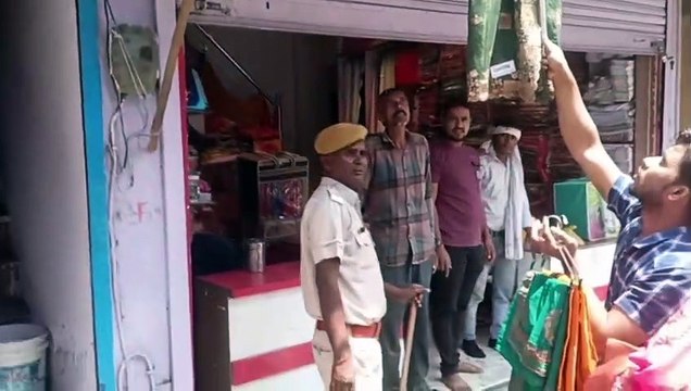 अतिक्रमणों पर छिड़ी रार...पुलिस व व्यापारियों के बीच धक्का-मुक्की, आपस में भिड़े