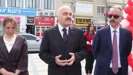 LİSELİLERDEN DEPREMZEDELER YARARINA SERGİ