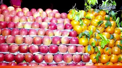 Girl Voice Me Burqa Pehan Ke Phupha Ke Sath Date Marne Wala Larka - Phupha Khana Khilata, Gifts Deta