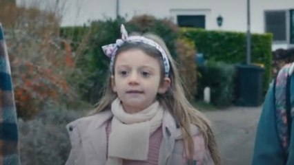 GALA VIDÉO - Nina de Tonquédec (Heureusement qu'on s'a) a-t-elle un lien de parenté avec Guillaume de Tonquédec ?