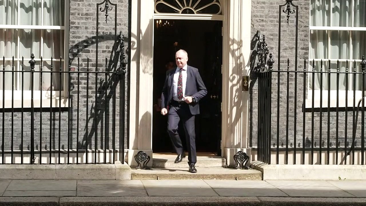 PM heads to the Commons for Prime Minister's Qu...