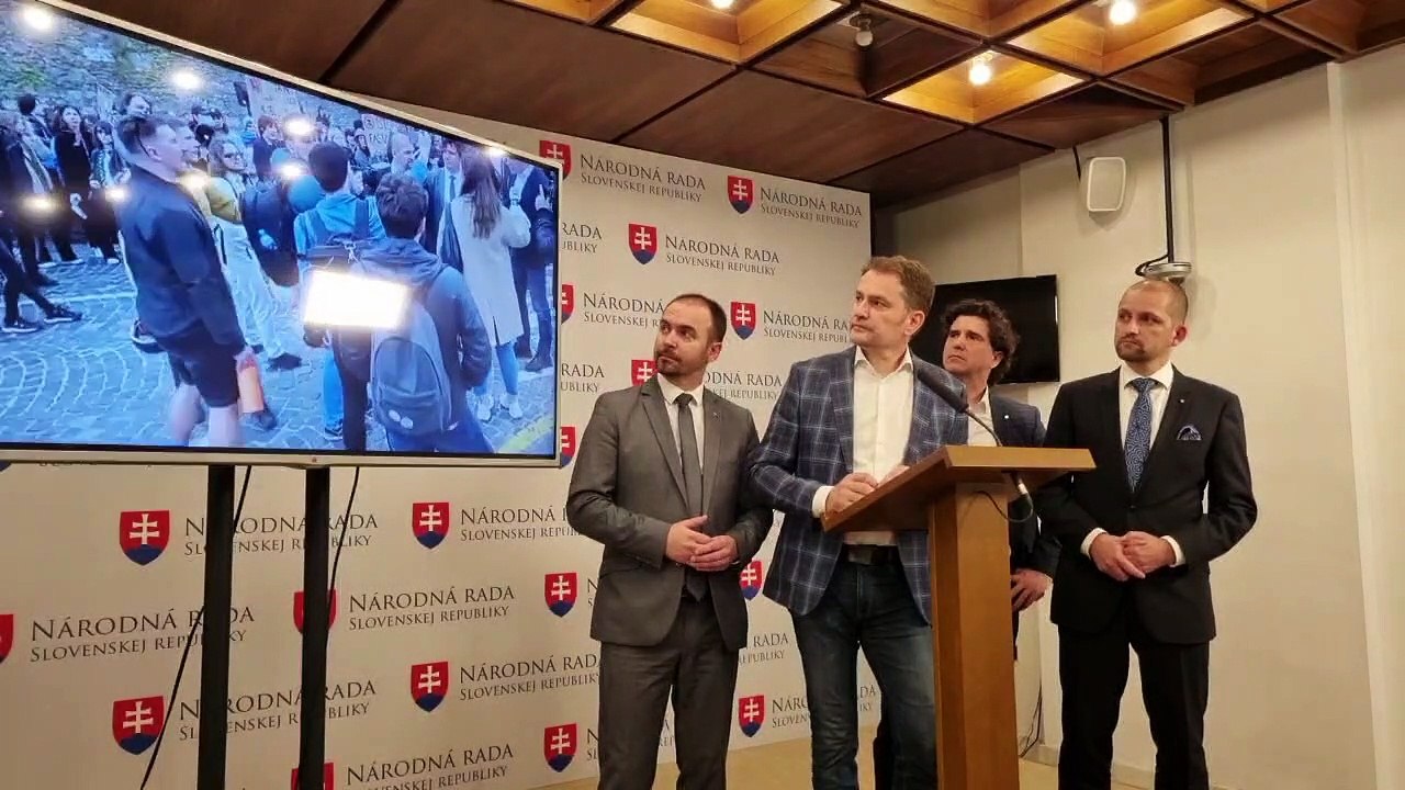 ZÁZNAM: I. Matovič odmieta, že provokoval LGBTI+ aktivistov na proteste