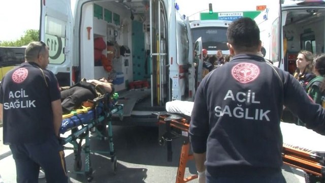 Servis aracıyla çöp kamyonu çarpıştı, yaralılar var