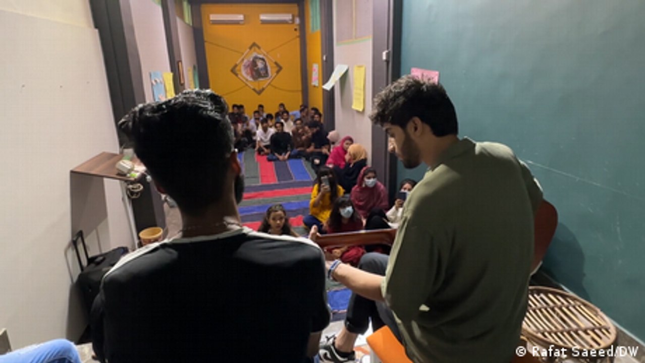 Pakistan: The Karachi hub helping young people avoid crime