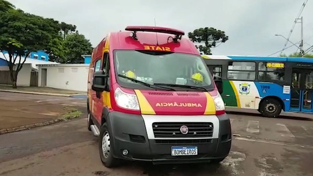 Ciclista fica ferida em acidente no Bairro Cancelli, em Cascavel