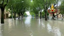 Nel Bolognese esonda il torrente Gaiana: il paese di Medicina allagato