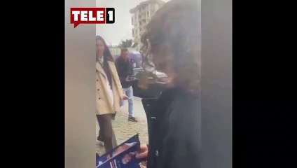 AKP stant görevlisi broşürünü dağıttığı AKP’li adayı tanımadı, ondan da oy istedi