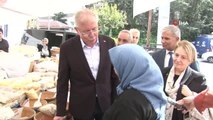 AK Parti İstanbul Milletvekili Adayı Kıymaz, Ortaköy semt pazarında esnaftan destek istedi