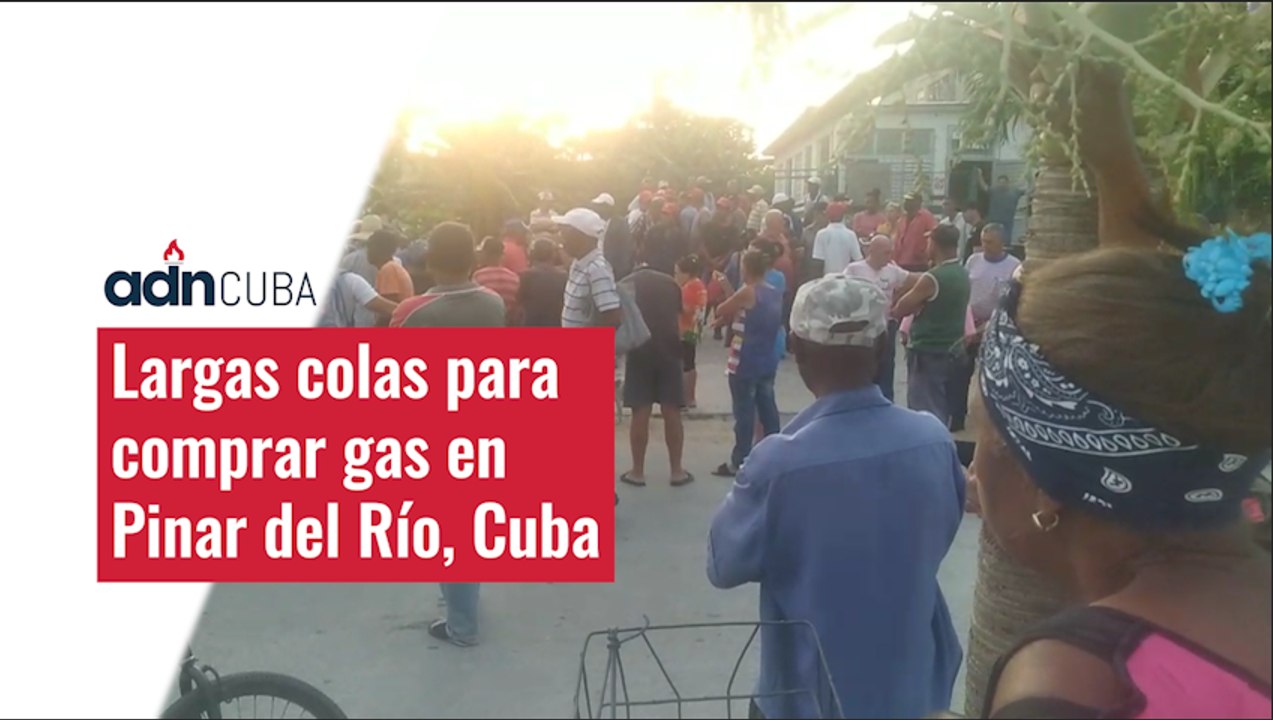 Largas colas para comprar gas en Pinar del Río, Cuba