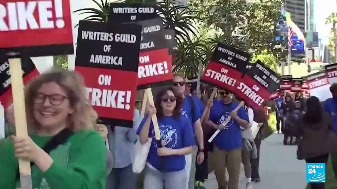 Guionistas de Hollywood protestan contra malos salarios y el uso de la IA