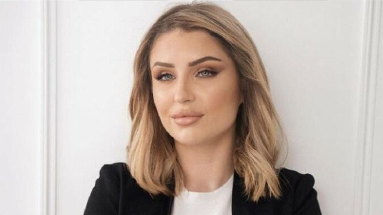GALA VIDÉO - Amandine Pellissard en deuil, elle fait une triste annonce : “C’est brutal”Amandine Pellissard en deuil, elle fait une triste annonce : “C’est brutal”