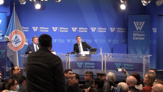 Activistas interrumpen charla de Guaidó en Washington y lo llaman mentiroso