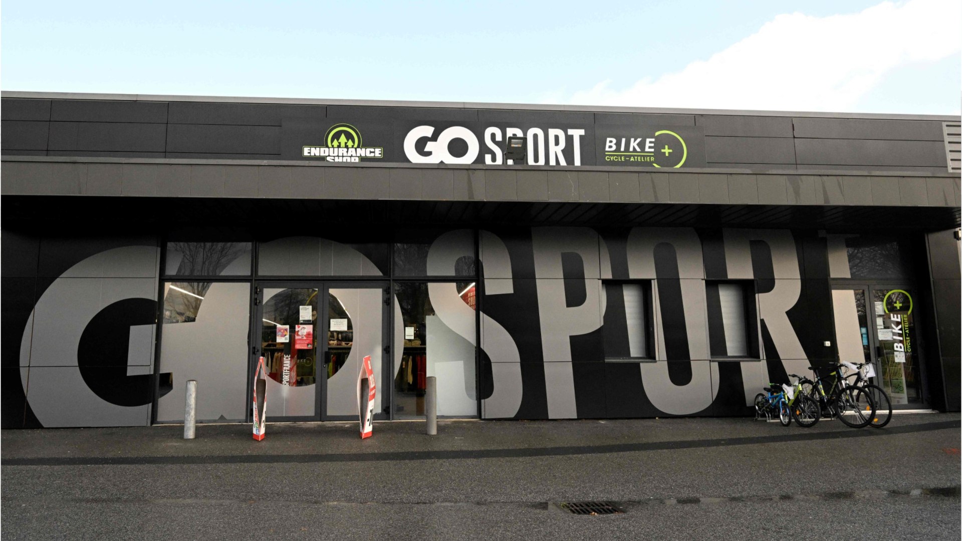 Go Sport : voici les neuf magasins qui vont définitivement fermer - Vidéo  Dailymotion