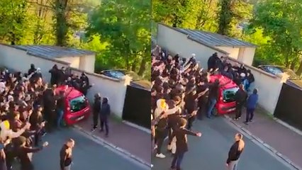 Los ultras del PSG se agolpan en casa de Neymar para pedir su marcha de París