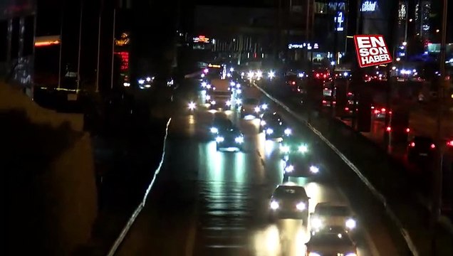 Pendik'te el freni çekilmeyen cip geri kayarak D-1-00 Karayoluna girdi