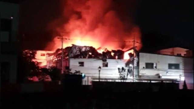 남양주 주방가구 공장 화재...다친 사람 없어 / YTN