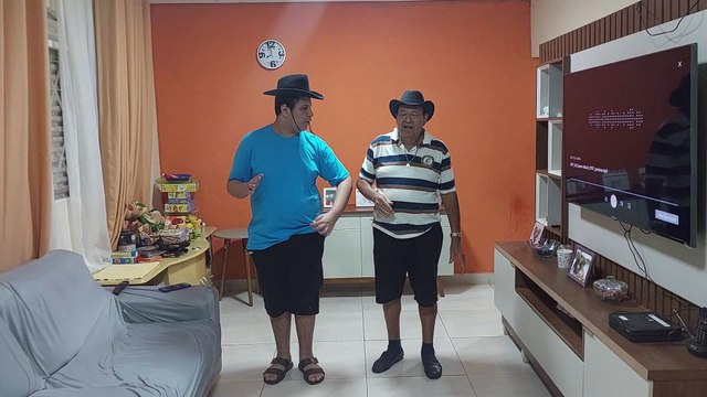 Luis Henrique e Vovô Valdivino Dançando Beat Beam Attack