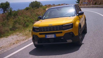 Jeep® Avenger Driving Video in Yellow