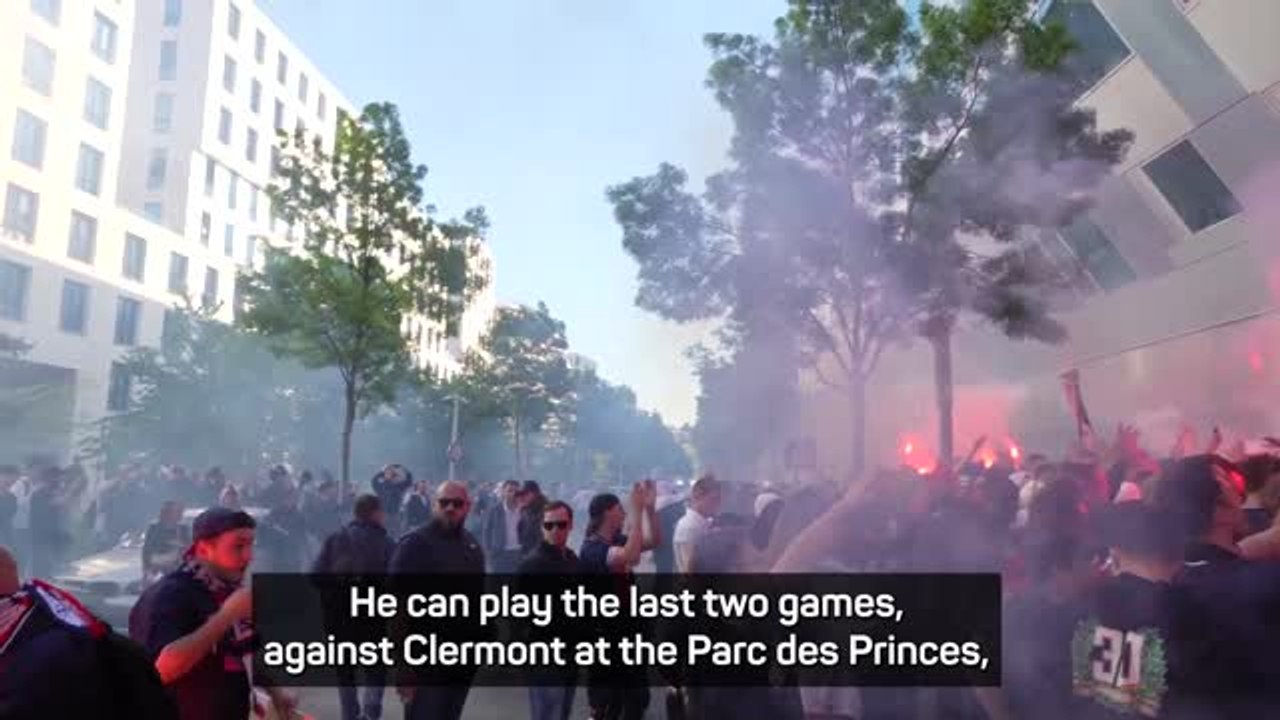 PSG fans want 'disrespectful' Messi out of club