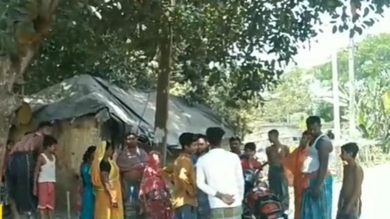 উঃ২৪পঃ বাইক চুরি করে পালাতে গিয়ে পড়ল ধরা ! এরপর যা হল চোখে দেখা যাচ্ছে না