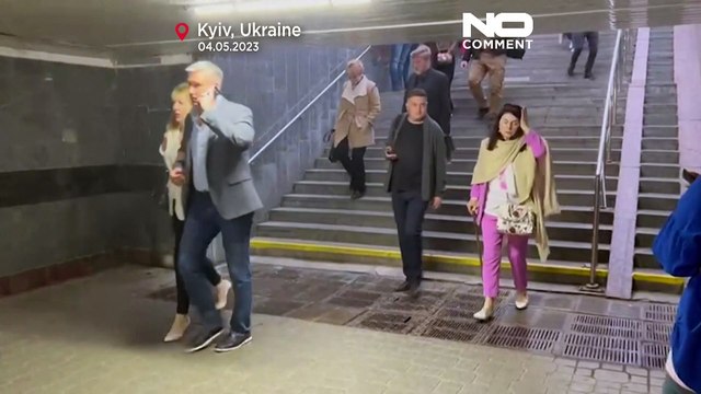 لحظه سرنگونی پهپاد در آسمان کی‌یف و شادی جوانان اوکراینی