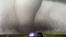 Dashcam footage captures HUGE monster tornado